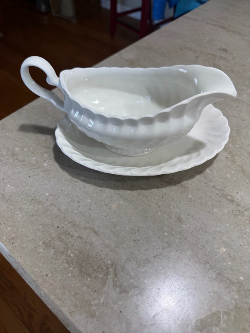 Vintage Johnson Brothers White Ironstone Gravy Boat with Underplate - Picture 9 of 10